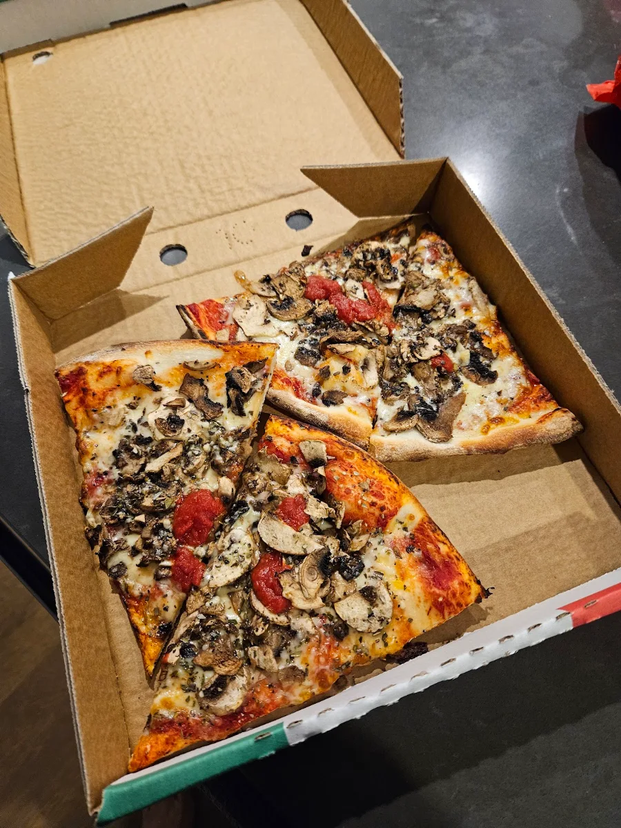 Vegetarian Pizza, Pezzetinos Pizza & Pasta