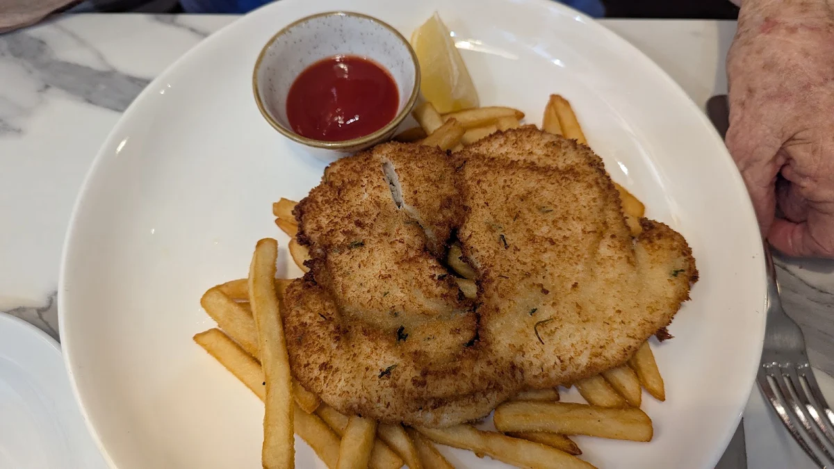 Chicken Schnitzel, Pane e Vino Trattoria