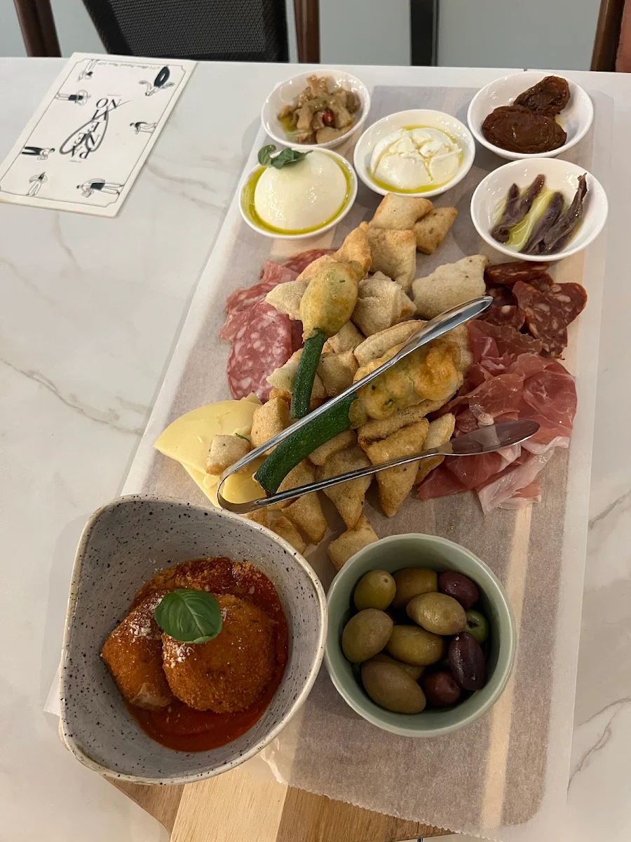 Highlights, Pane e Vino Trattoria