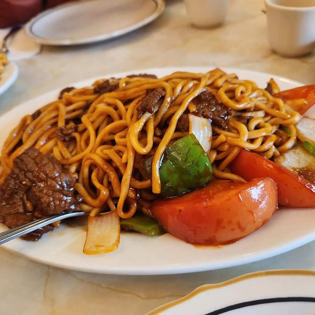 Tomato Beef Chow Mein