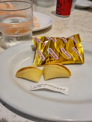 Fortune Cookies, Sun Hing