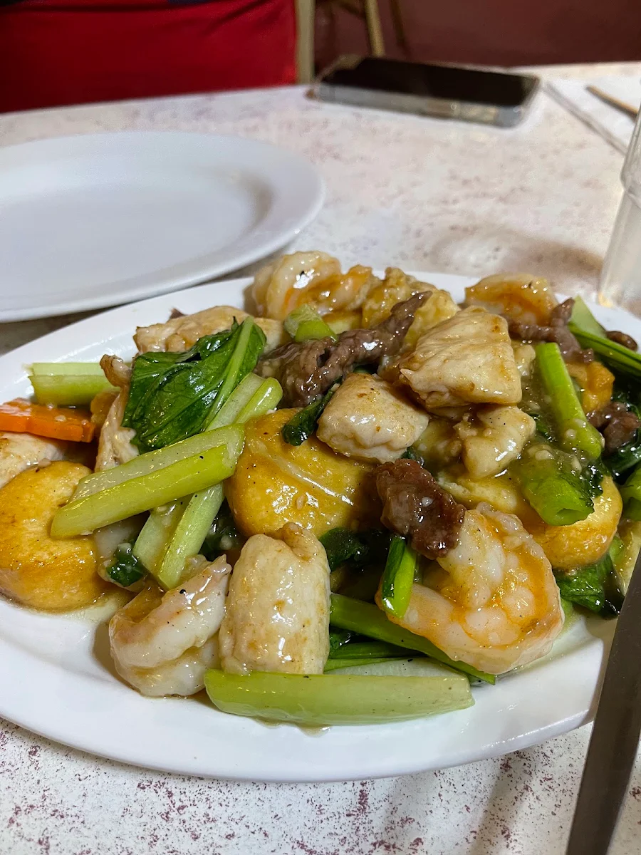 Scallops & Chop Suey, Sun Hing
