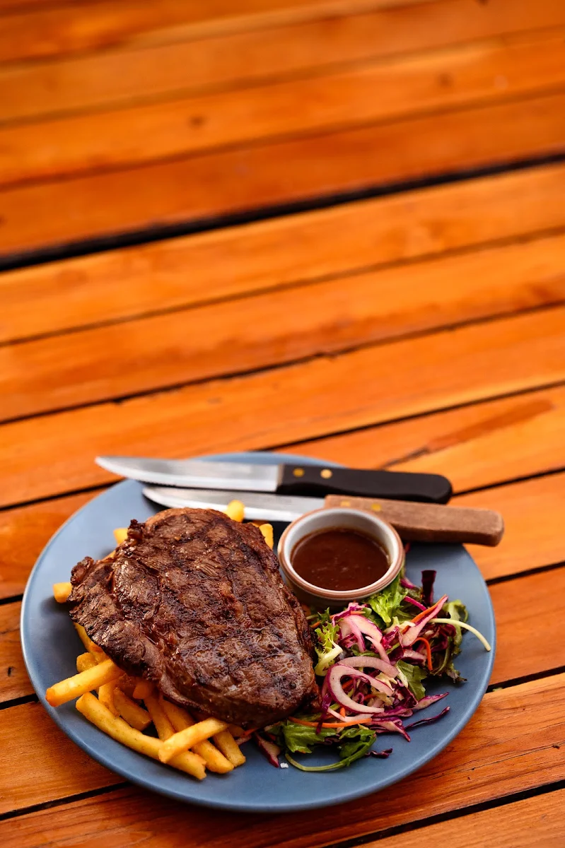 300gm Sirloin, The Left Bank