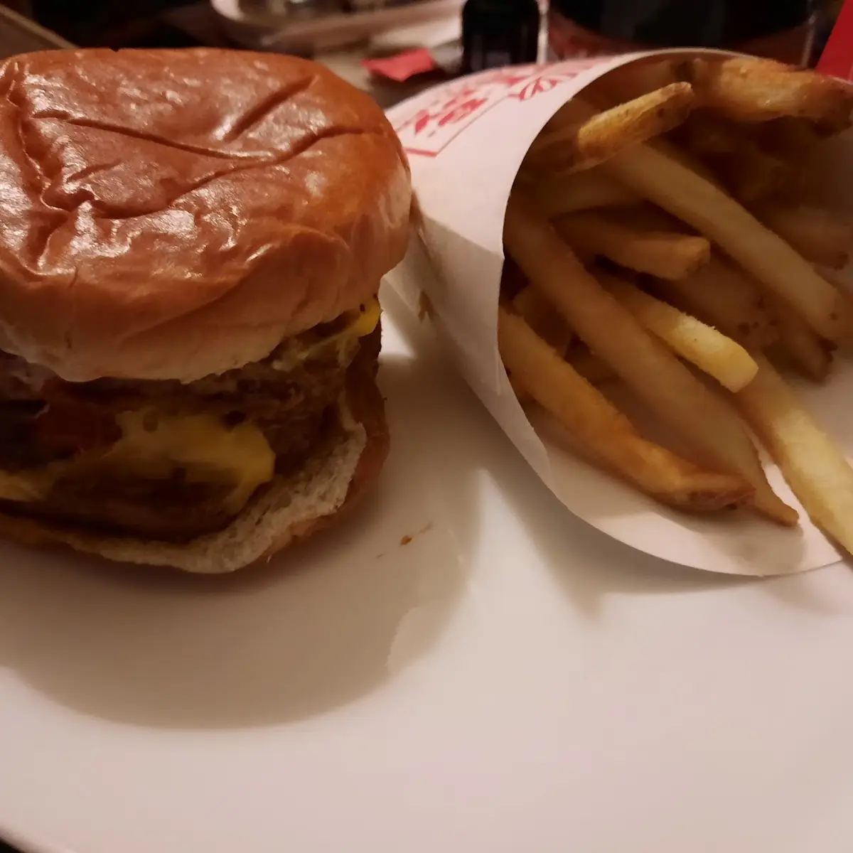 Triple Cheeseburger w Fries