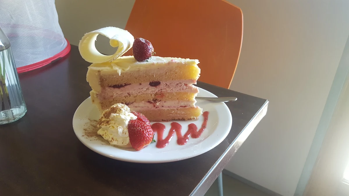 White Chocolate Berry Mud Cake