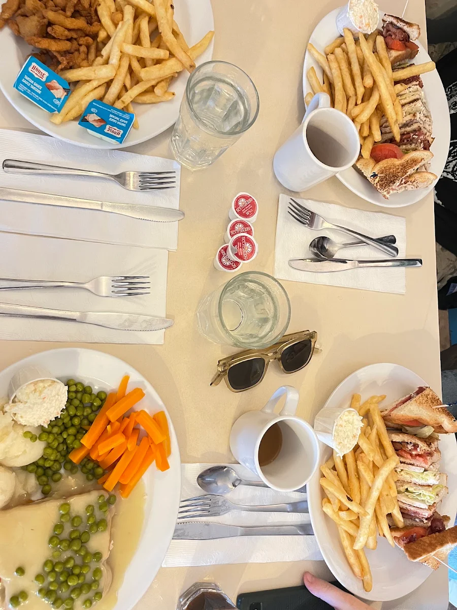Highlights, Crossroads Restaurant