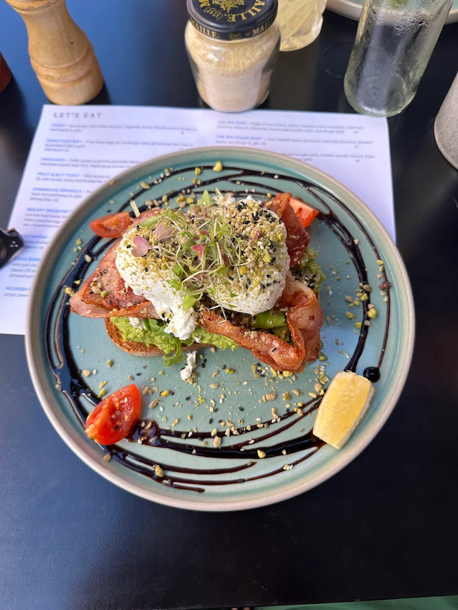 Smashed Avo with Bacon, Cos Baby Freo