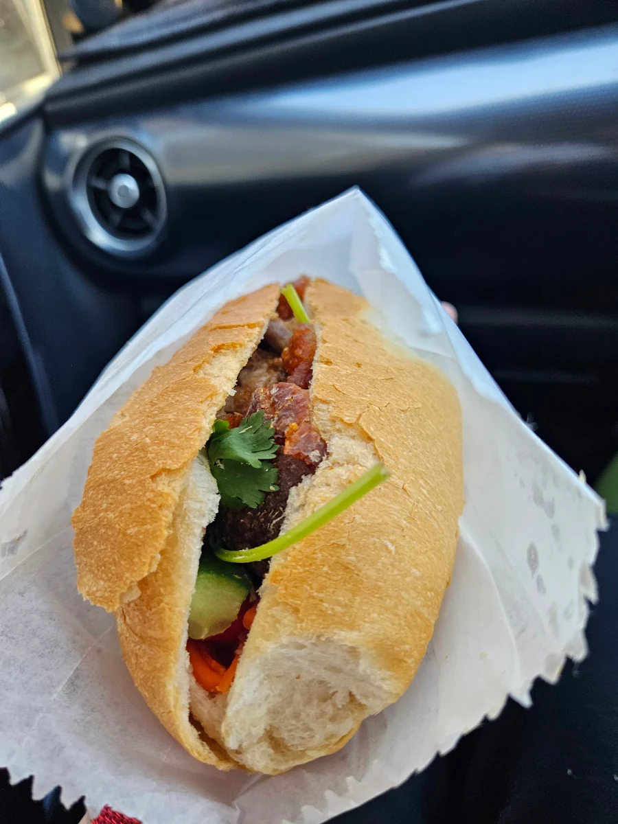 Highlights, Kim Thi Hot Bread