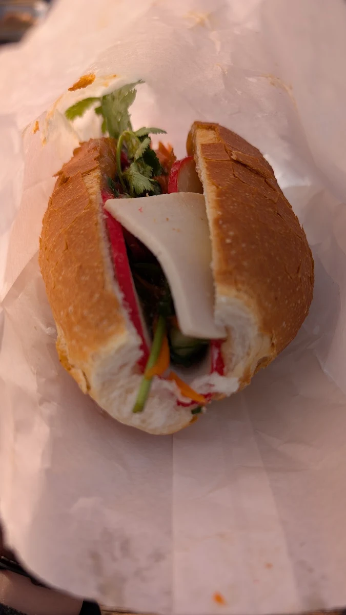 Highlights, Kim Thi Hot Bread