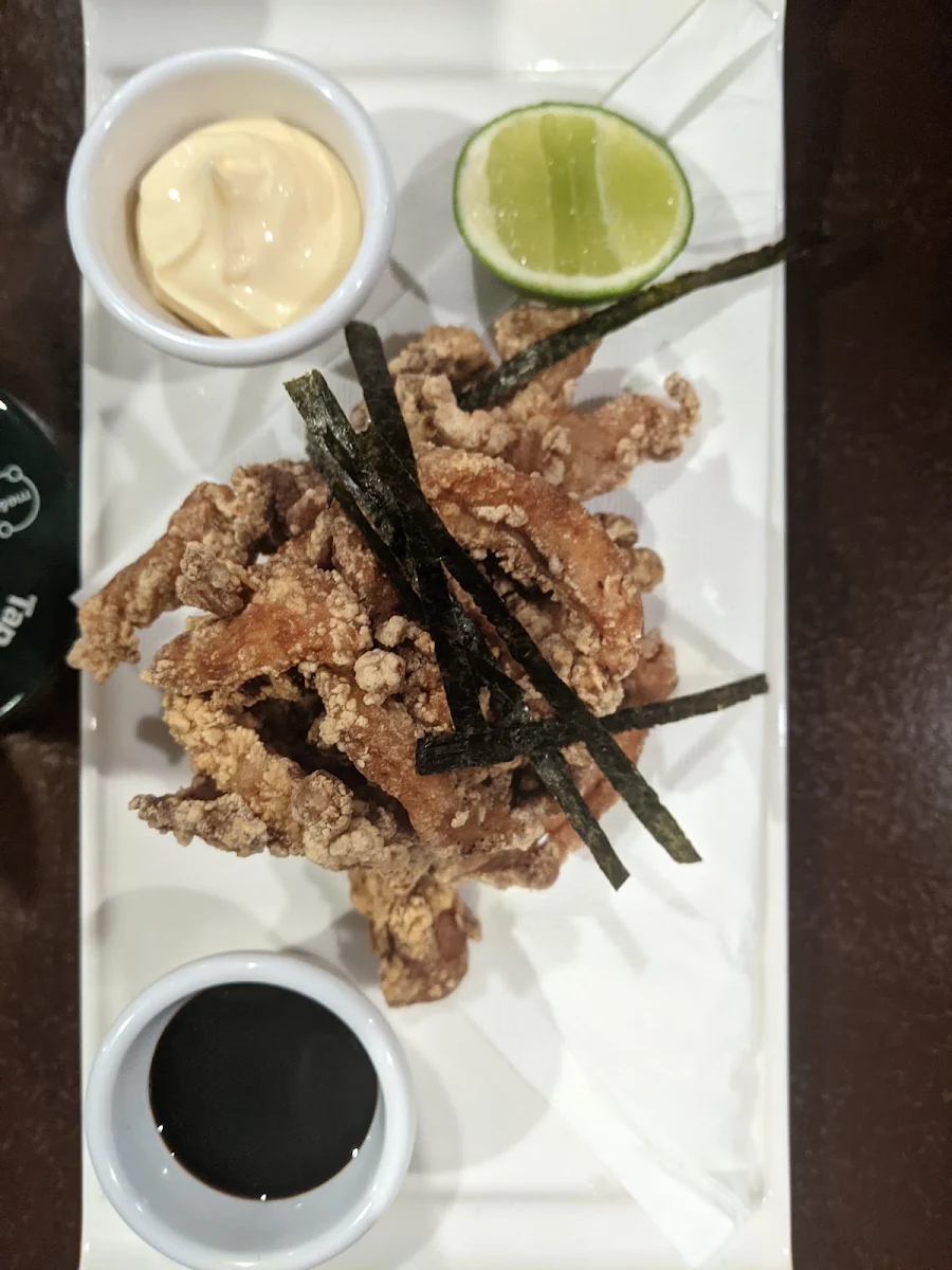 Garage Chicken, Allenstown Hotel