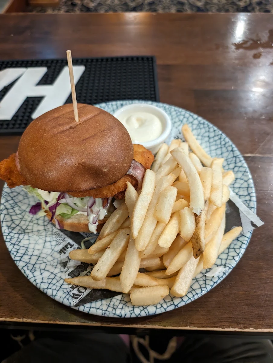 Highlights, Allenstown Hotel