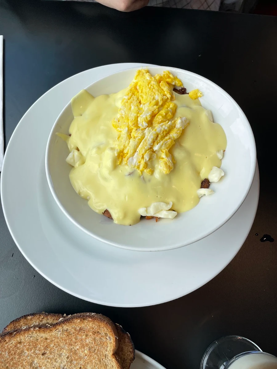 Breakfast Poutine