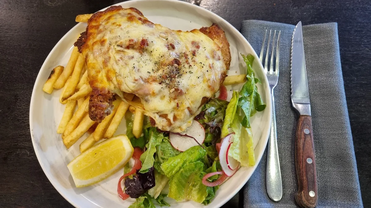 Chicken Parma, Station Hotel