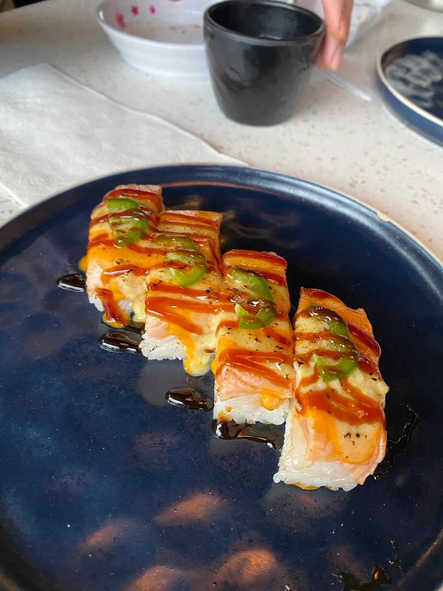Salmon Oshi