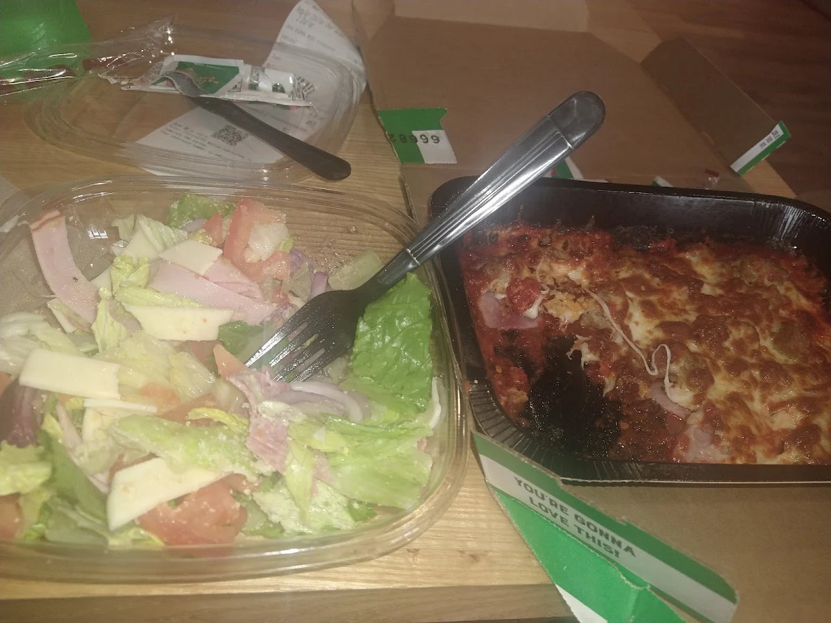 Crustless Pizza & Salad