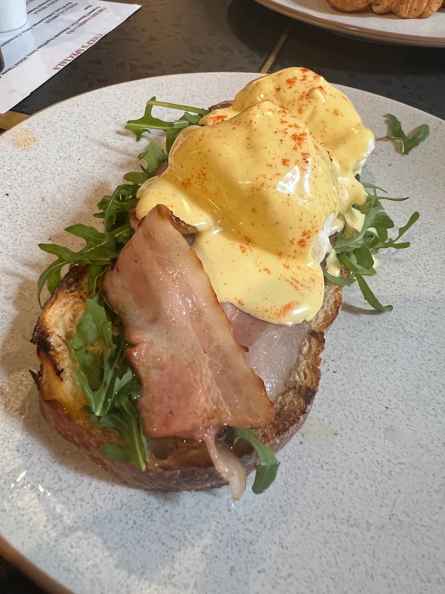 Bacon Benedict, Sherwal