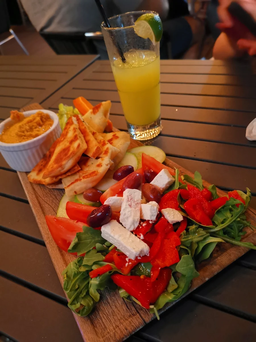 Hummus Plate