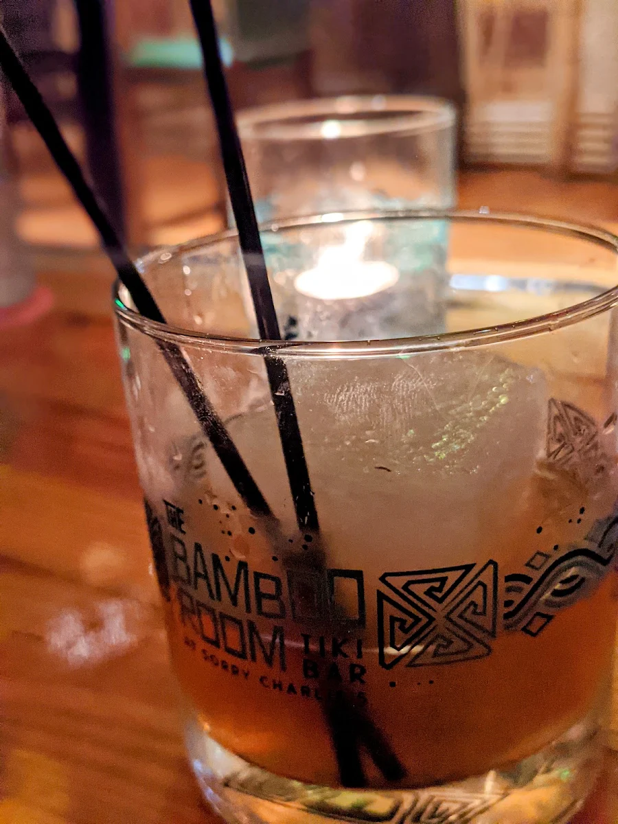Plantation Higgins Fancy Pineapple w Coconut Water Ice Cube