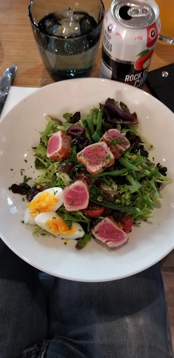 Seared Tuna Salad