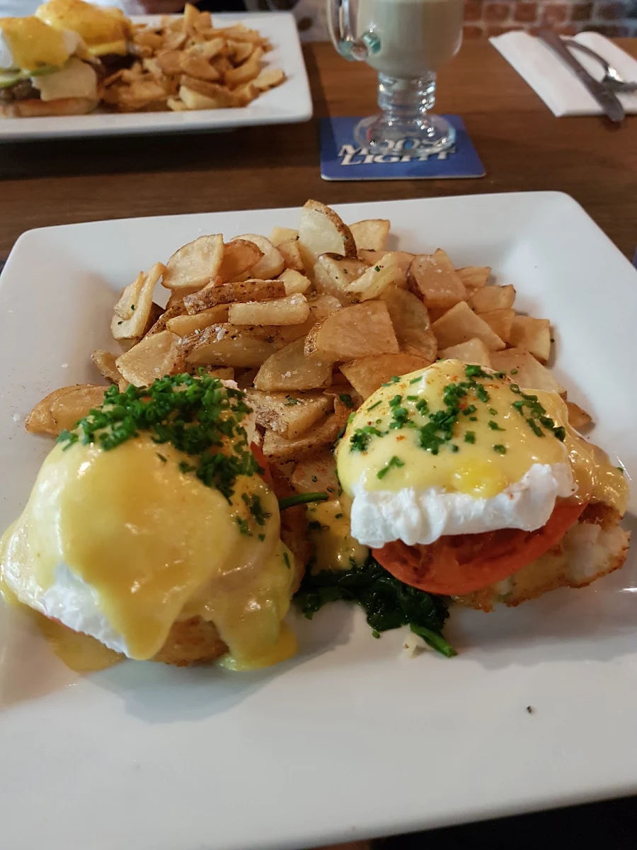 Fish Cakes Eggs Benedict