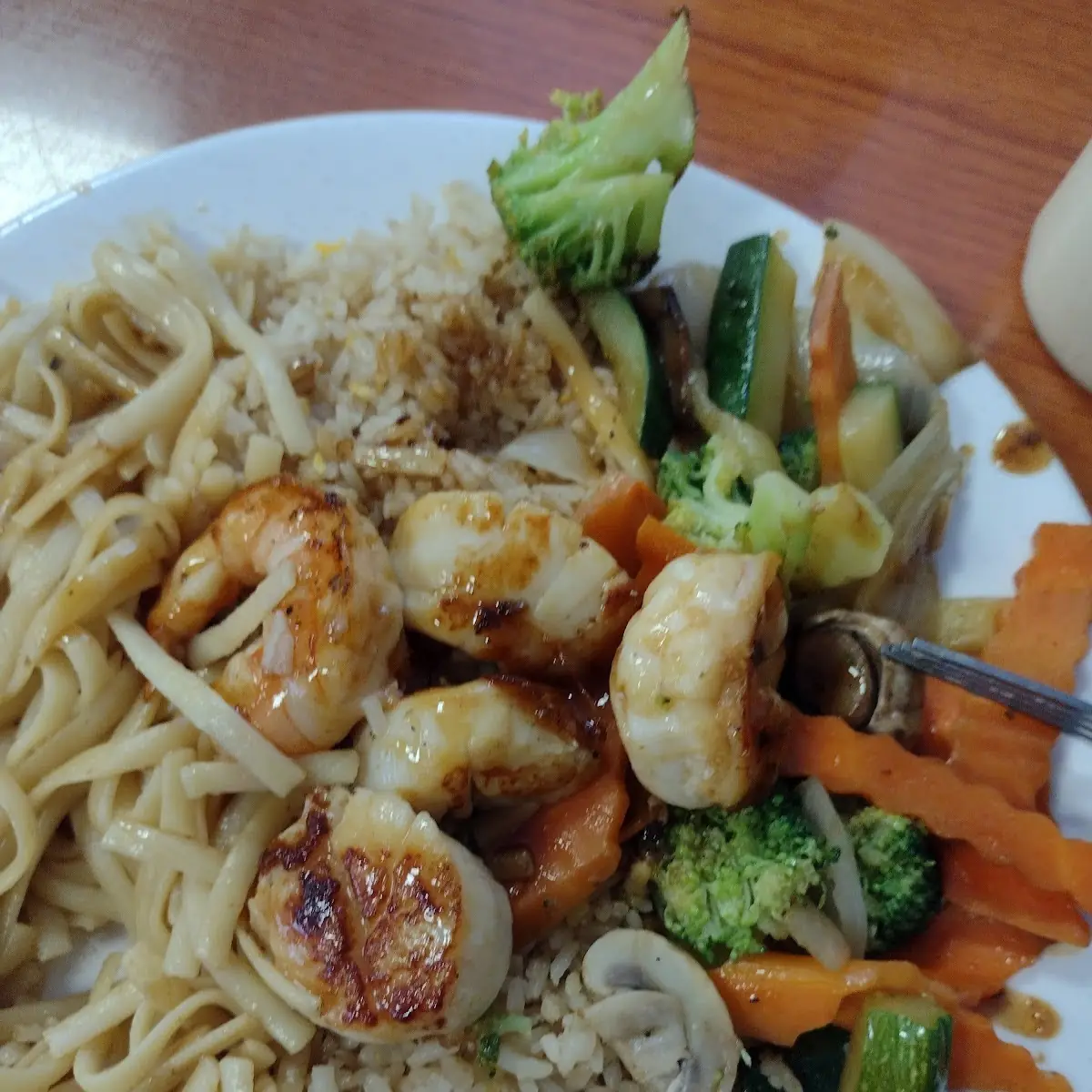 30.(D)Hi Filet Mignon, Chicken & Shrimp