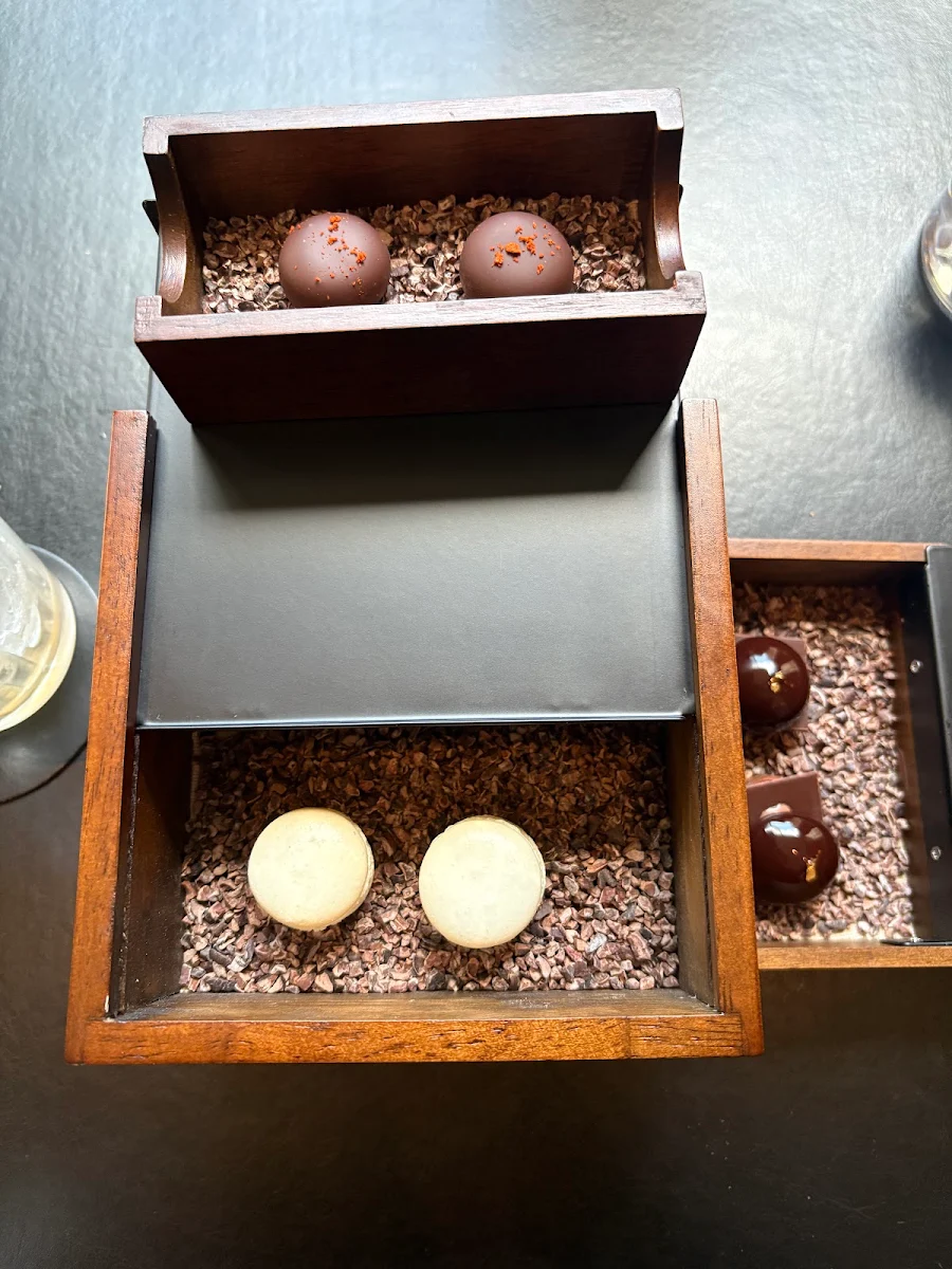 Chocolate Macaron
