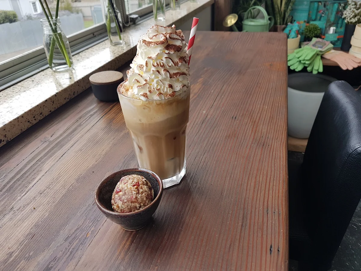 Iced Coffee, Emma & Ivy