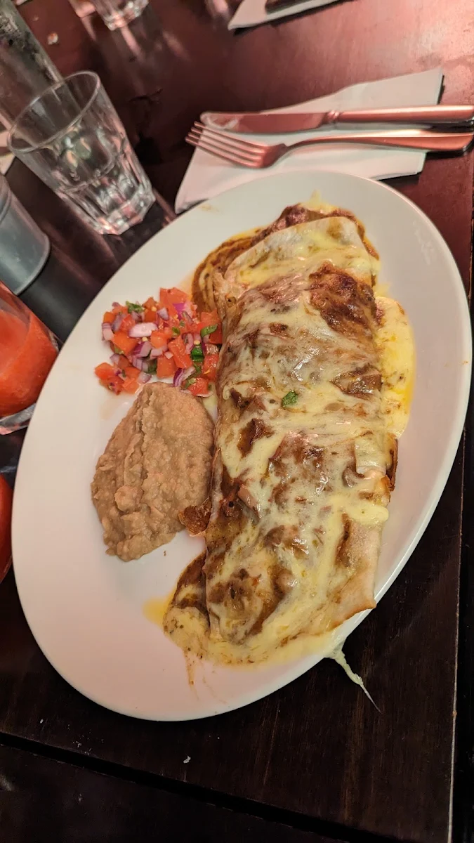 Beef Burrito, Amigos y Familia Hardware Lane