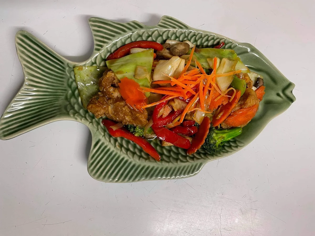 Stir-Fry Fish in Ginger Sauce, Torng Bai Thai Restaurant