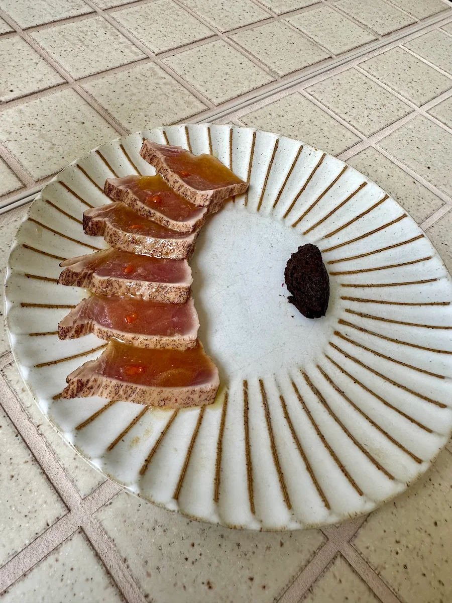 Fin Tuna, Kost Bar and Grill