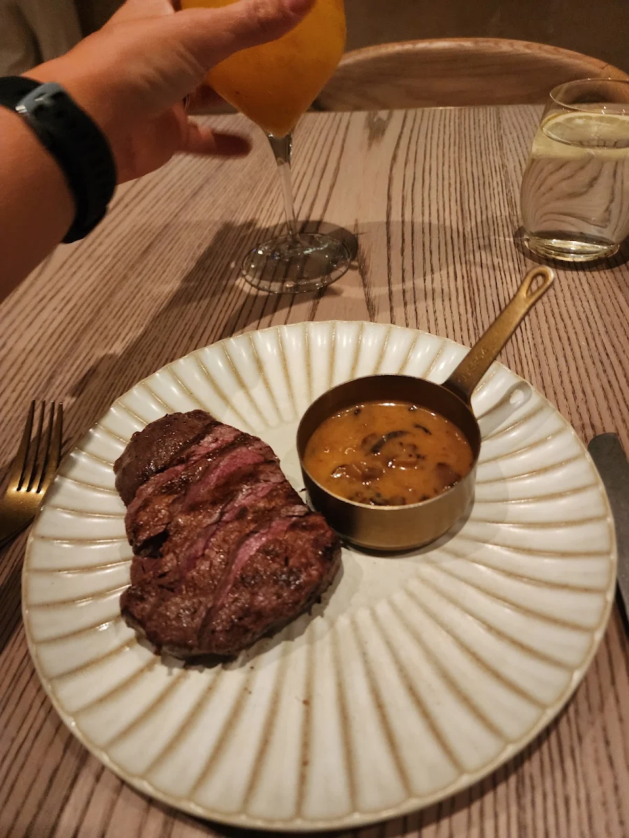 Highlights, Kost Bar and Grill