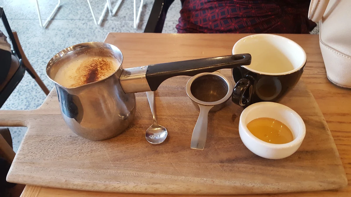 Chai Latte, Hutch & Co Cafe