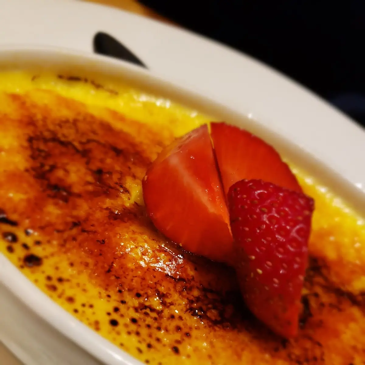 Vanilla Bean Crème Brûlée Raspberries