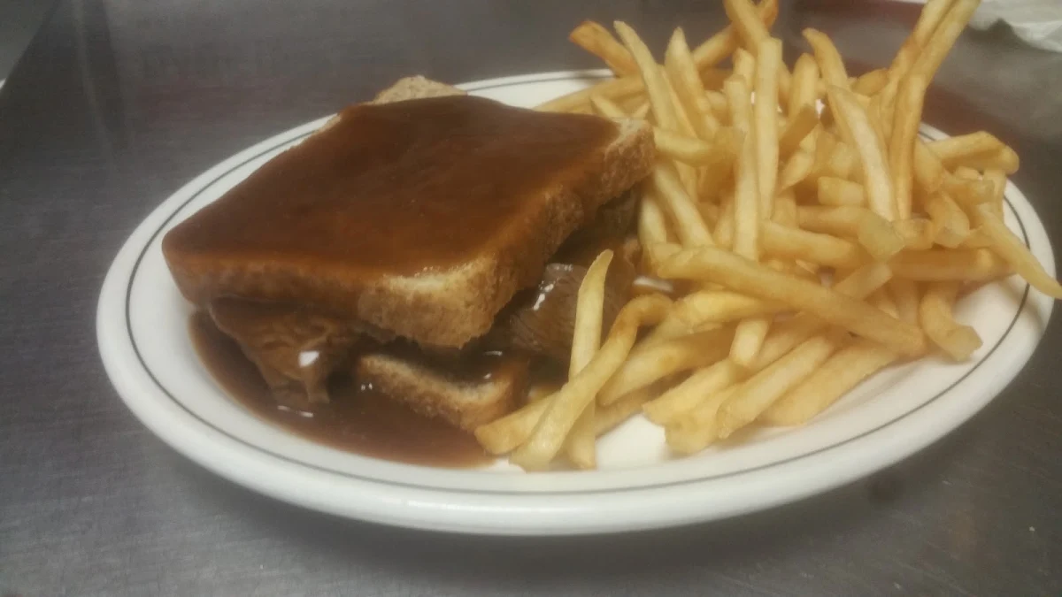 Highlights, The Station Bar & Grill