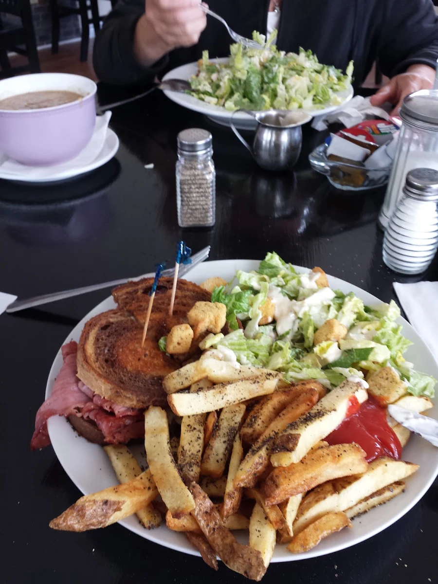Highlights, Tilly's By The Bay Café & Bakery