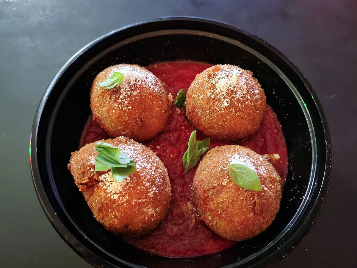Arancini Hills, Pizzeria King