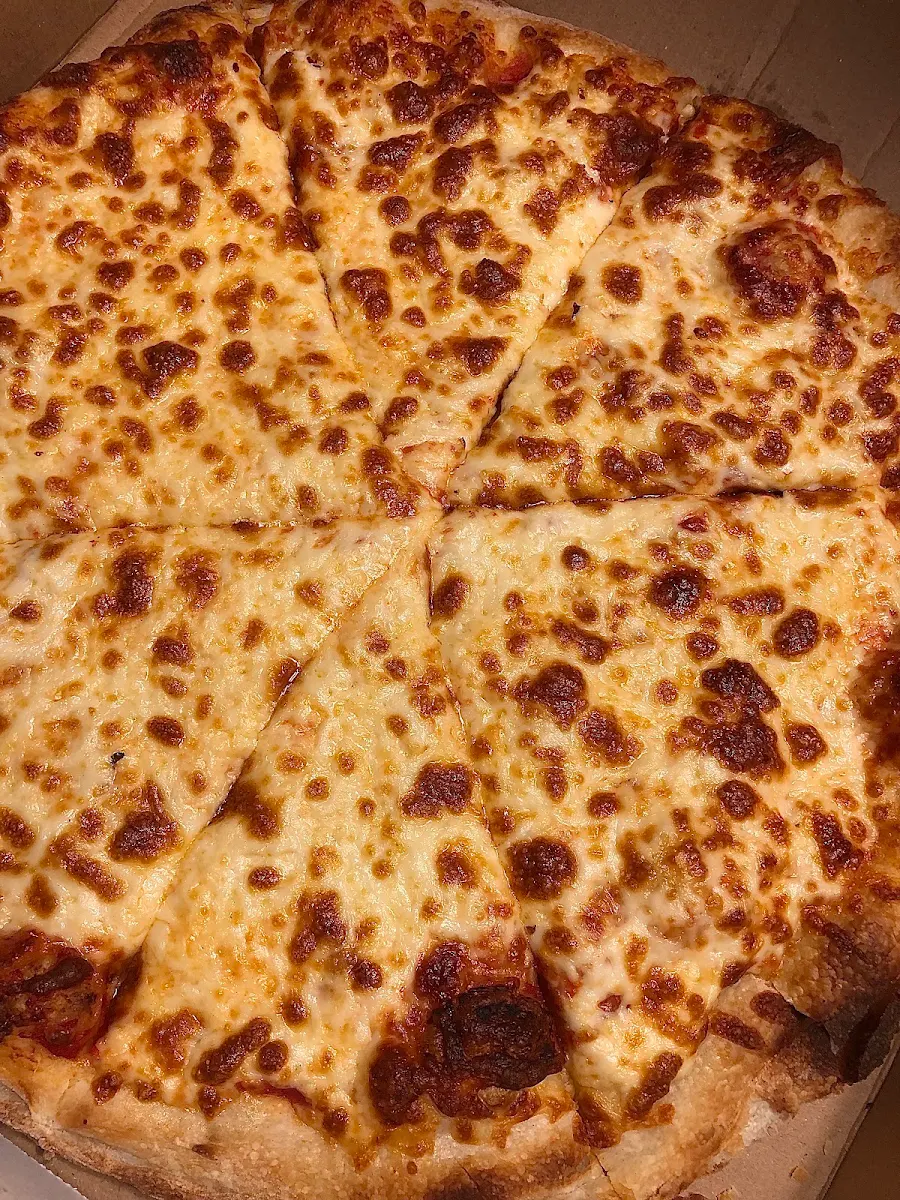 Cheese Pizza, Pizzeria King
