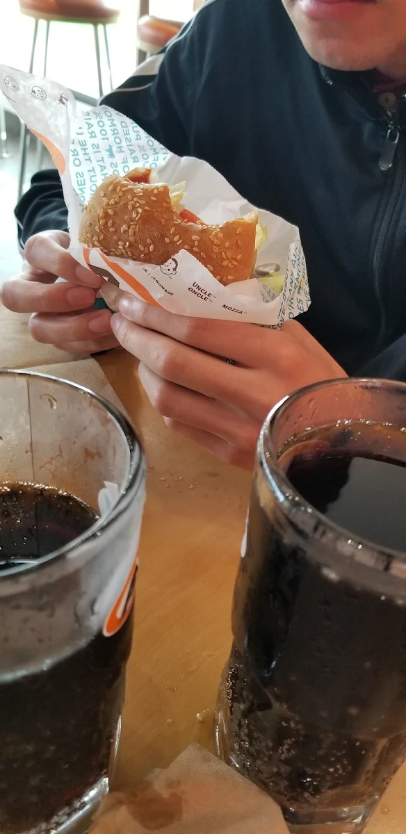 A & w Burger and Rootbeer, A&W Canada