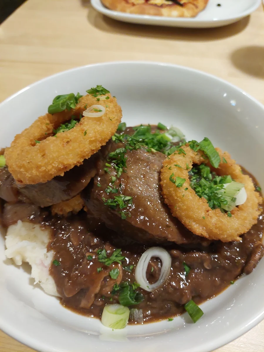 Meatloaf Mashed Potatoes and Gravy, Boston Pizza