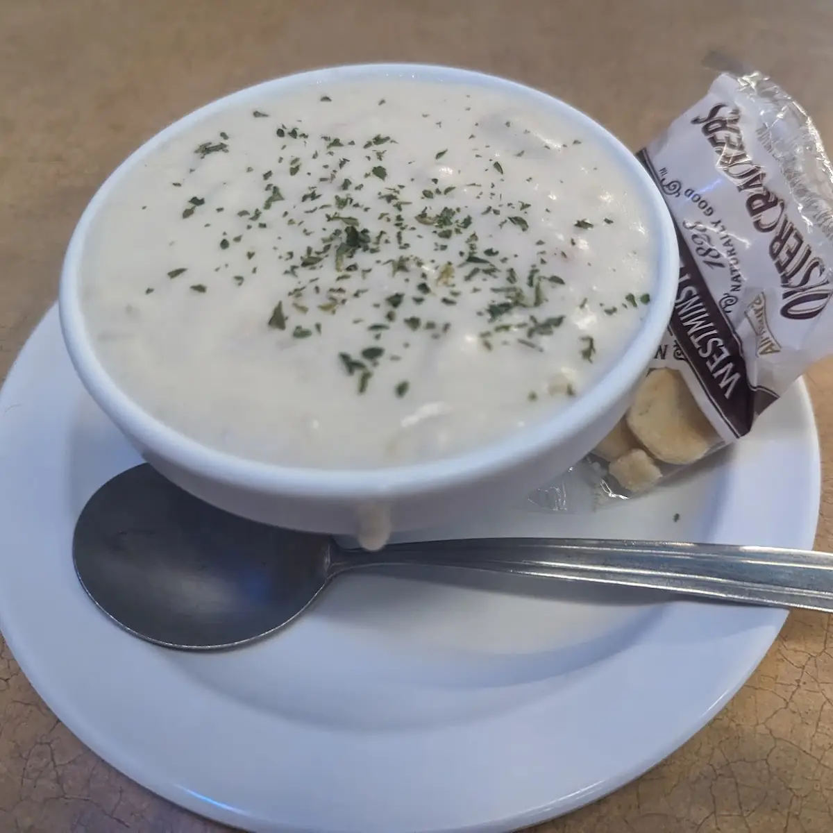 Clam Chowder 8 Oz & Fish