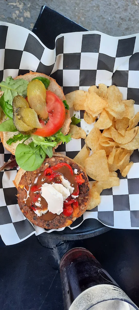 Veggie Burger, 2 Rivers Smokehouse