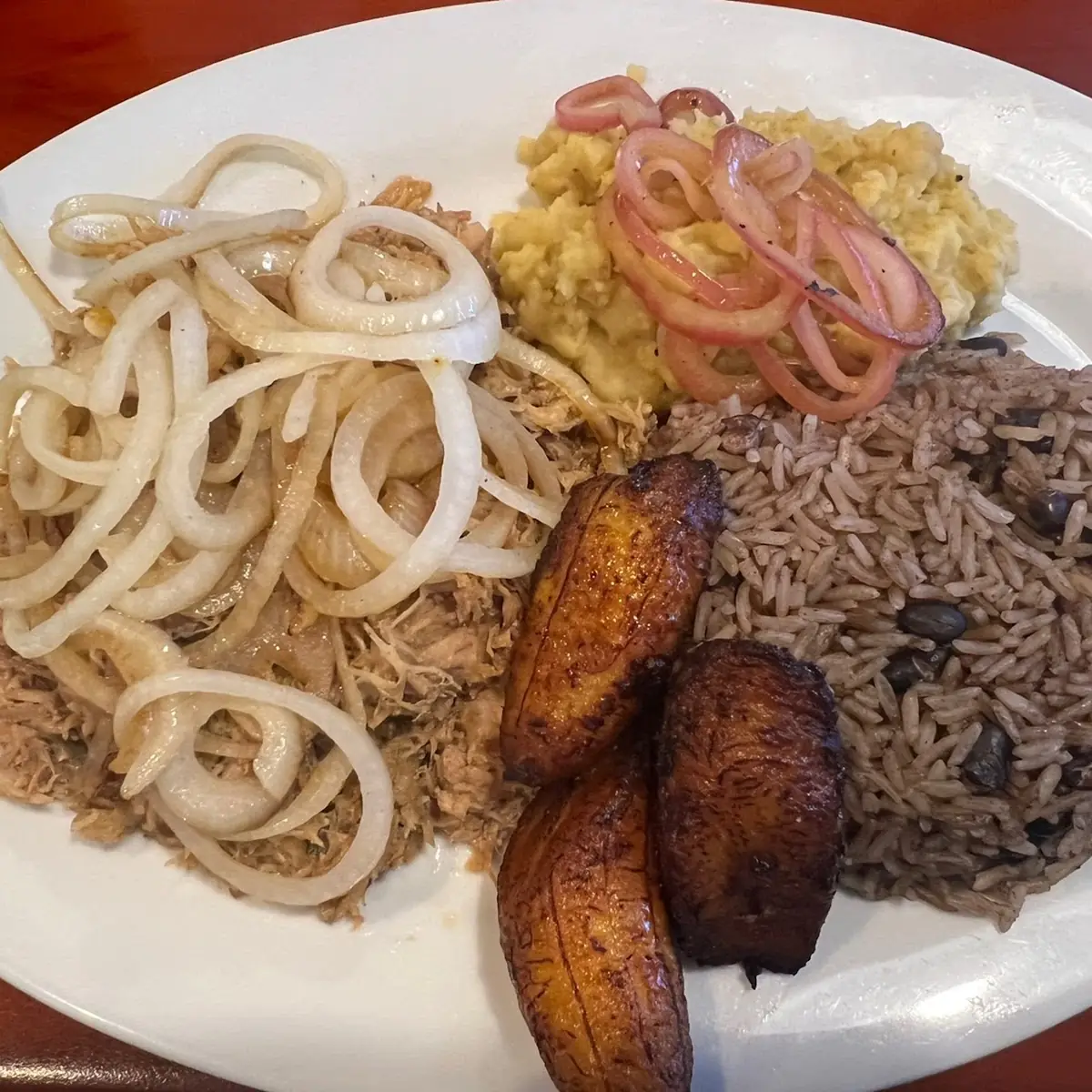 Bistec Encebollado