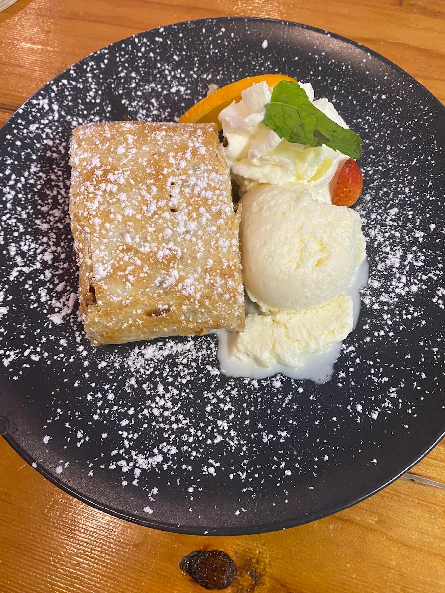 Apple Strudel with Cream