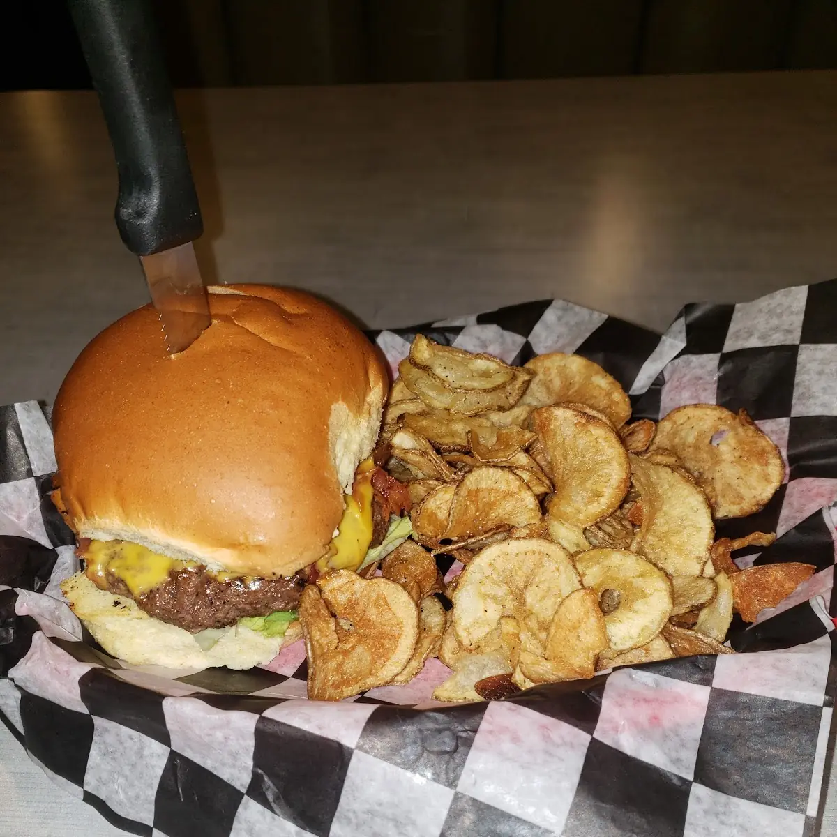 Bacon Cheeseburger with Homemade Potato Chips