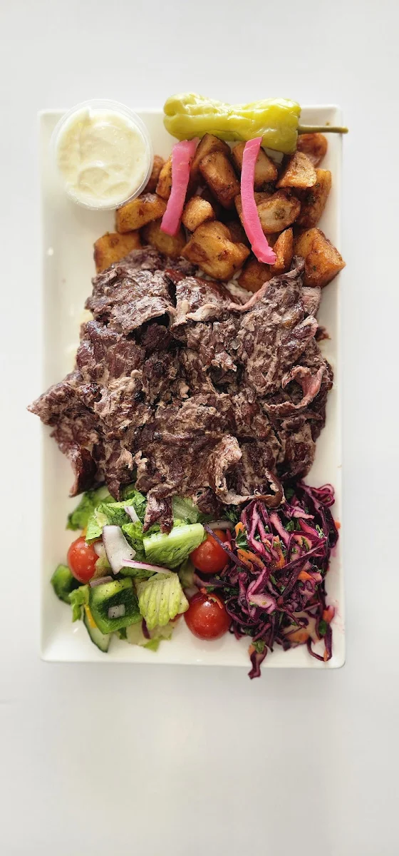 Assiette Boeuf Shawarma, Jim's Rotisserie & Shish Taouk