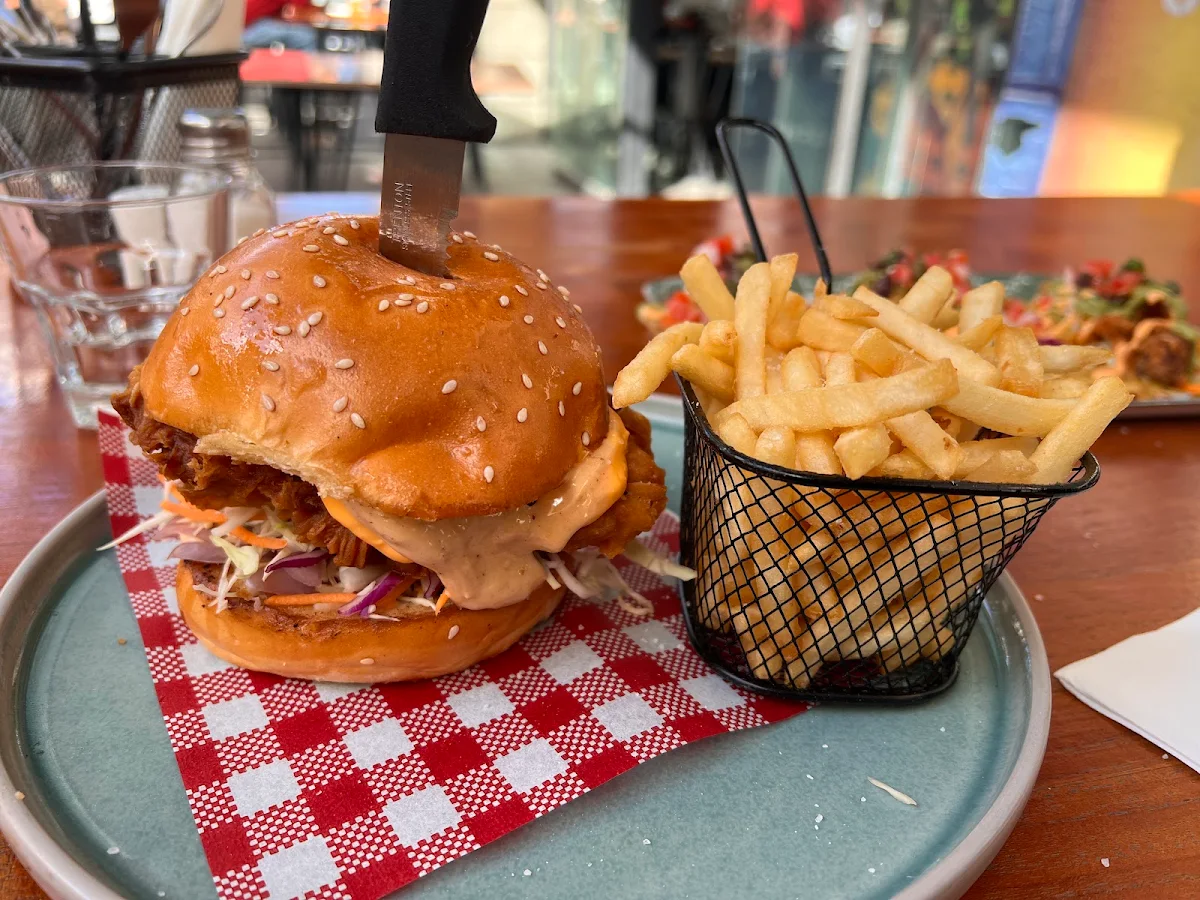 Louisiana Chicken Burger, Street Eats Eatery