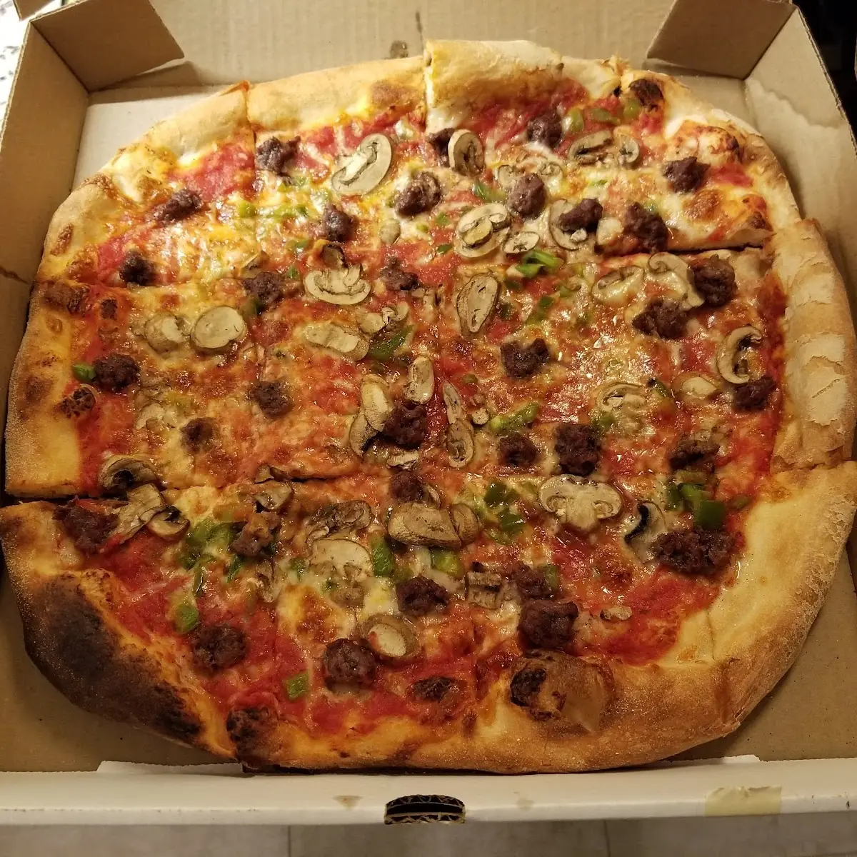 Hamburg and Mushroom Pizza