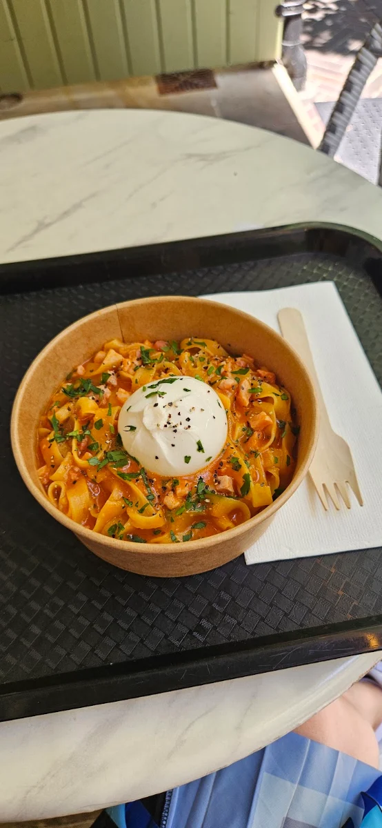 Burrata & Vodka, Str'eats Pasta Bar & Desserts