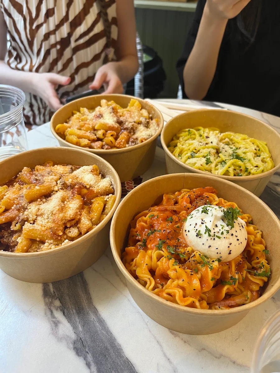 Highlights, Str'eats Pasta Bar & Desserts