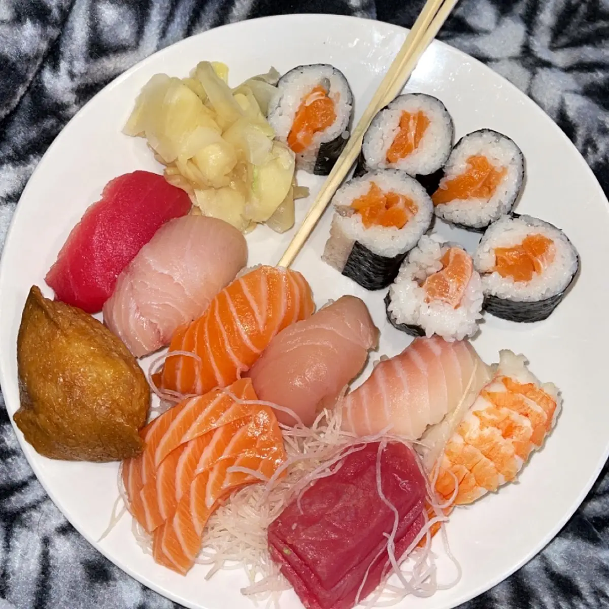 Sushi & Sashimi L